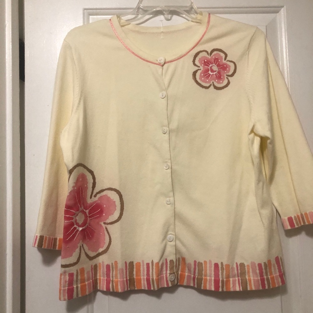 Cream Cardigan with Pink Floral Appliqué size M - Picture 7 of 7